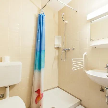 Hostel Sd Korotan *
